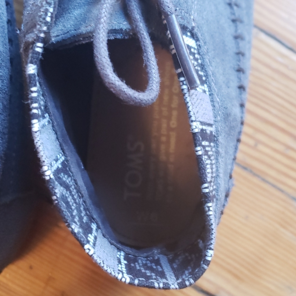 Toms suede shoes - Picture 7 of 7